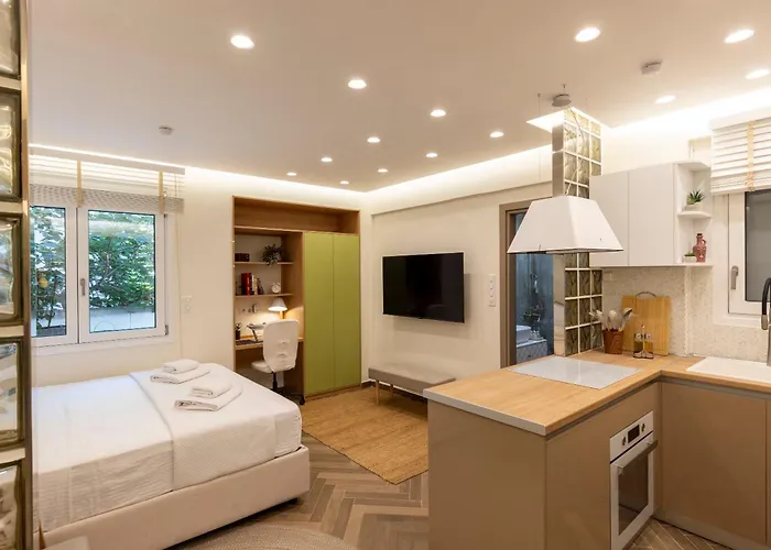 Studio Flat 21 At Evangelismos Metro Stn