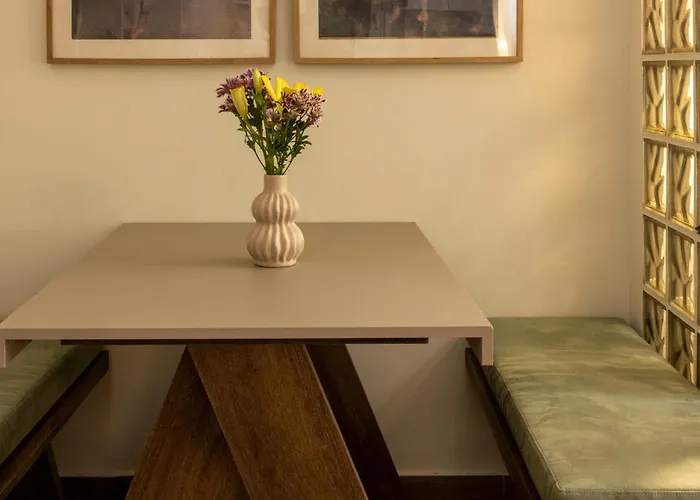 Studio Flat 21 At Evangelismos Metro Stn
